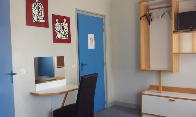 Saillat-sur-Vienne Apartment | CHAMBRE 2 PERS avec Salle d'eau