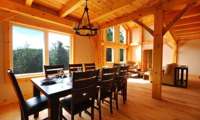 Les Collines-de-l'Outaouais Regional County Municipality House | Labrador Lodge - 5 bedroom timberframe cottage