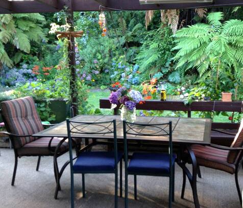 Lake Tarawera House | Lake Tarawera. The Fat Pigeon Homestead sleeps 12