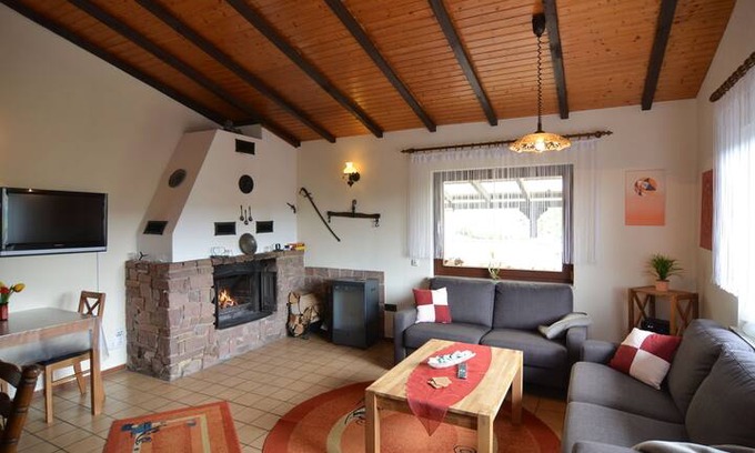Großropperhausen House | Attractive Holiday Home in Frielendorf with Fenced Garden
