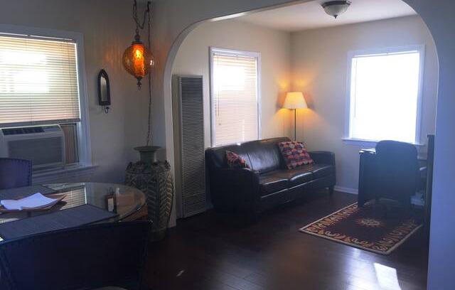Magnolia Park House | Private Burbank Bungalow Guesthouse