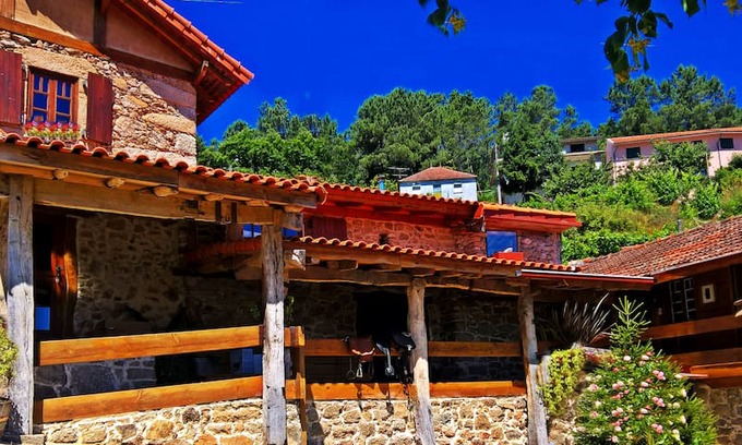 Castro Daire Villa | Pouso da Serra | Casa Rústica Rural Inteira