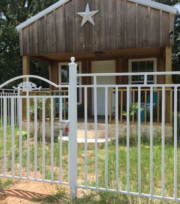 Mineola Cabin | Lake Holbrook Cabin 1