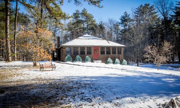 South Casco Cabin | Beautiful Lakeside Cottage- Big Sebago Lake