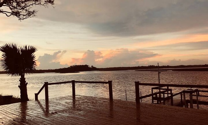 Brown Island Cabin | Paradise Island