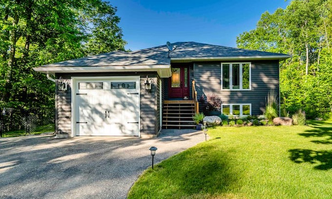 Tiny Cabin | Dream Cottage bordering Awenda Provincial Park🏡🧿