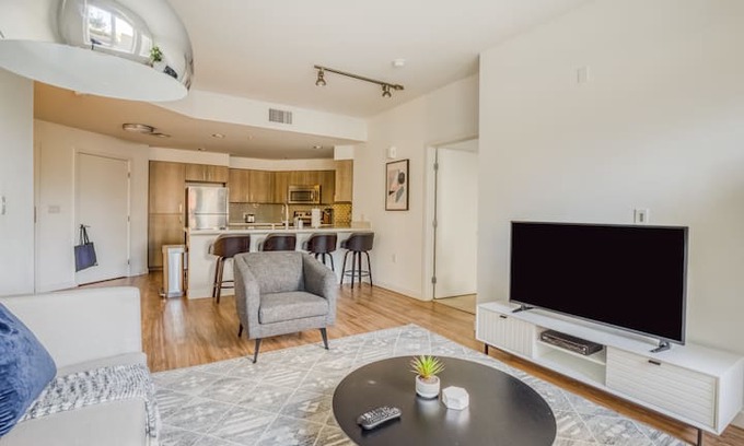 Mountain View Apartment | Fantastic 2BR in Mountain View w/ Gym + Pool