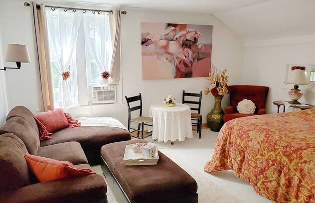Montour Falls House | Wildwood Farm 3 Bedrooms ~ w/ living & dining room