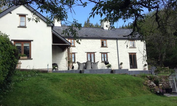 Westbrook Court House | Idyllic rural B&B -couple, family & group friendly