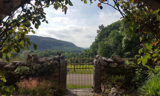 Low Newton Bed & Breakfast | Witherslack Hall Farm B&B Twin/Double Room