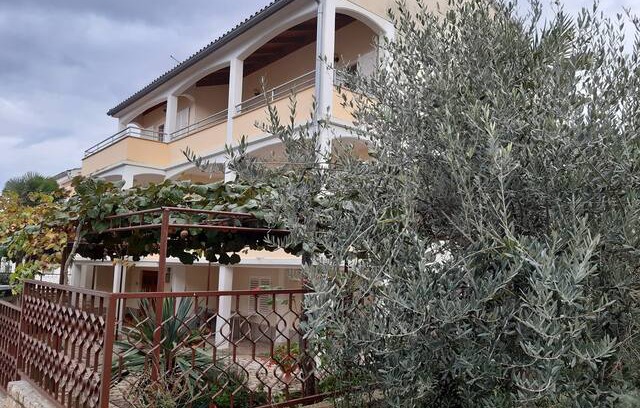 Gulici Apartment | Apartments Ritosa Spadici beach area / A2 Studio Ritosa C in green beach area