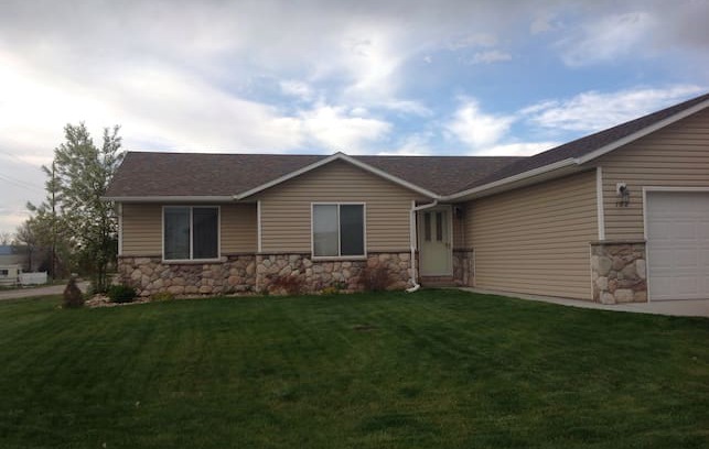 Douglas House | Your home away from home in WY (2)