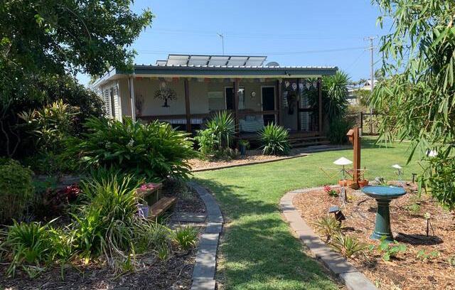 Elliott Heads House | Bingera Beach House * PET FRIENDLY*WiFi *NETFLIX
