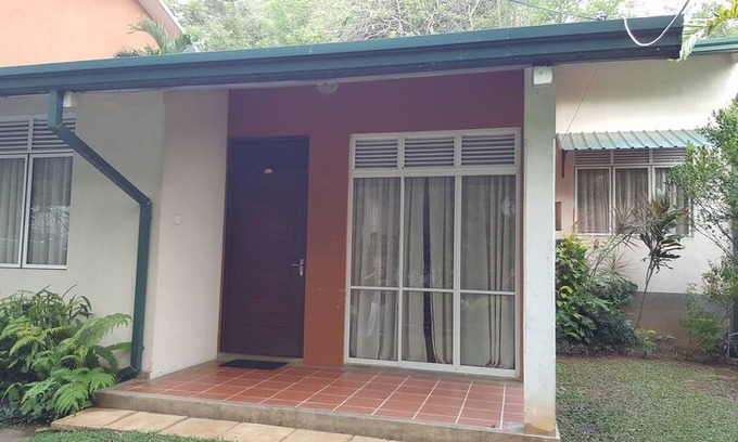 Rajawella House | Holiday House Victoria Bungalows, Digana