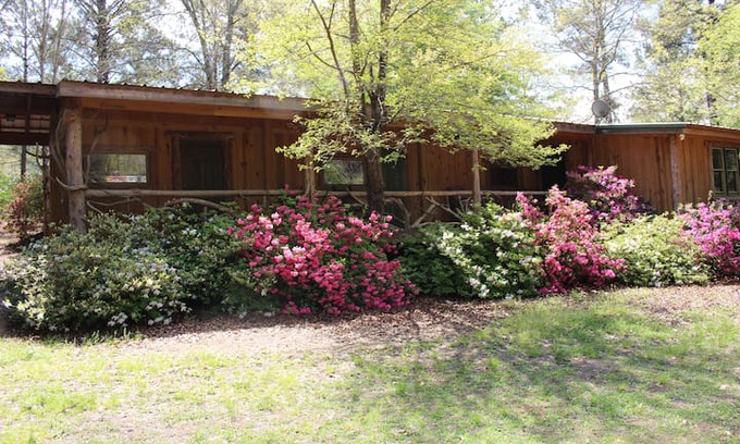 Notasulga Other | Crooked Oaks Cabin at Pat Dye's Farm