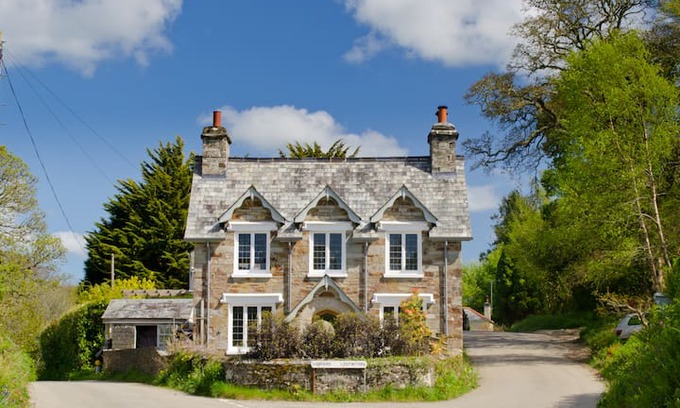 Lostwithiel House | Cross Cottage - the edge of Lanhydrock
