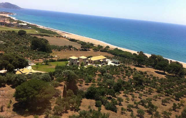 Romanos House | Villa Yialenia (www.yialenia.com)