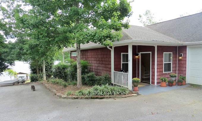 Waterloo Cabin | Hidden Lake Paradise @Lake Greenwood, SC,