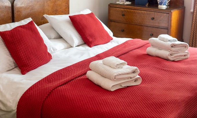 Kew Hotel | The Vintage Suite | Bed & Breakfast in Kew Gardens