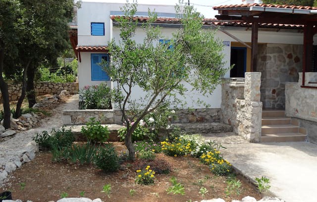 Mali Iz House | House by the sea, island Mali Iž