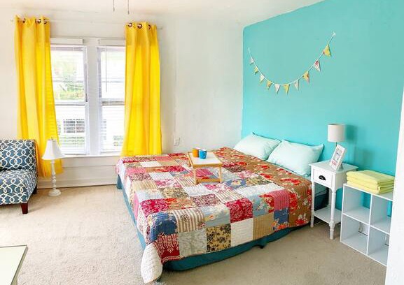 Downtown West Palm Beach Apartment | Cozy studio with parking in WPB / 1801 S Olive ave