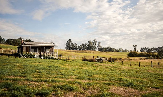 Sidmouth House | Tamar Valley Vineyard & Farm Cottage