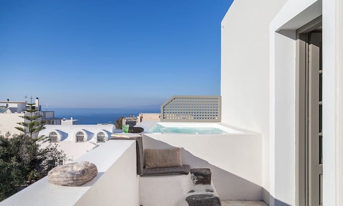 Oia House | CAPTAIN'S HOUSE IN THE HEART OF OIA