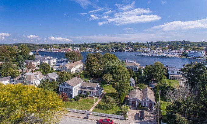 Mystic House | Carriage House at 26 Pearl Street