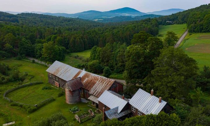 Barnet Other | SiloSide Homestead