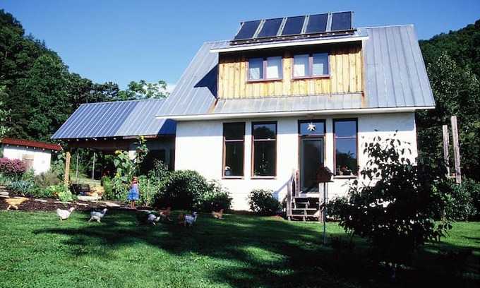 Leicester House | Peaceful Straw Bale Country Getaway
