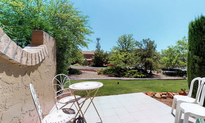 Oak Creek Apartment | Dog-friendly Sedona town home, walking distance to shops & surrounded by beauty!