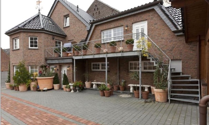 Rommerskirchen Villa | Zimmer in exklusiver Villa zum Schnäppchenpreis