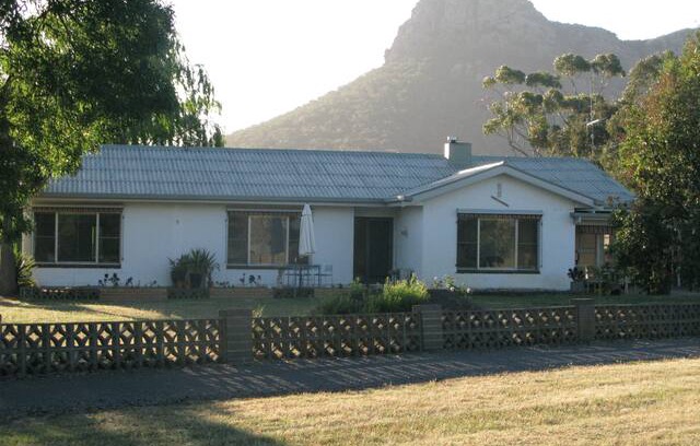 Dunkeld House | Dunkeld twin bedroom