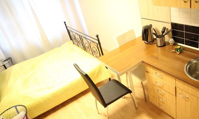 Prague 13 Apartment | Комната "ПРОВАНС". Метро,парк.