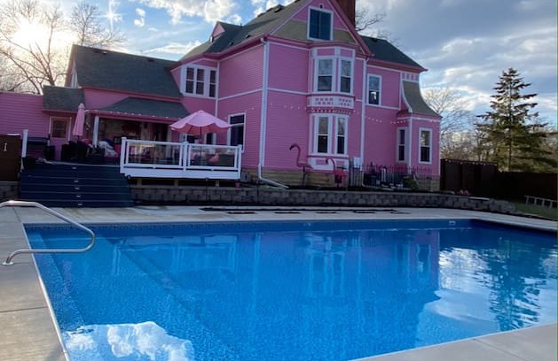 Hudson House | Pink Castle Babe-cation Getaway w/Private Pool.