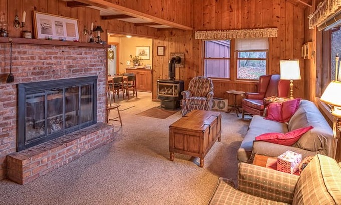 Beaver Island House | INNISFREE CABIN & BOATHOUSE