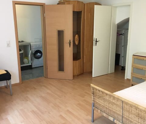 Holthausen Apartment | 1 Zimmer Wohnung, ruhige Gegend, Bus/Bahn/Läden