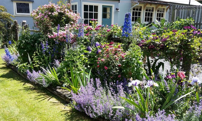 Canterbury House | Ridge Road Gardens Cottage