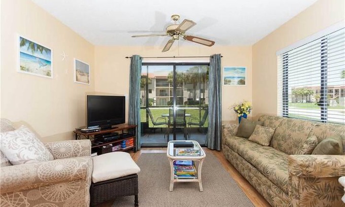 Butler Beach Apartment | Ocean Village Club A17, 1 Bedroom, Ground Floor, Pet Friendly, Sleeps 4 - Condominium