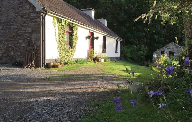 Glenties Cabin | Lough Anna Cottage, Donegal