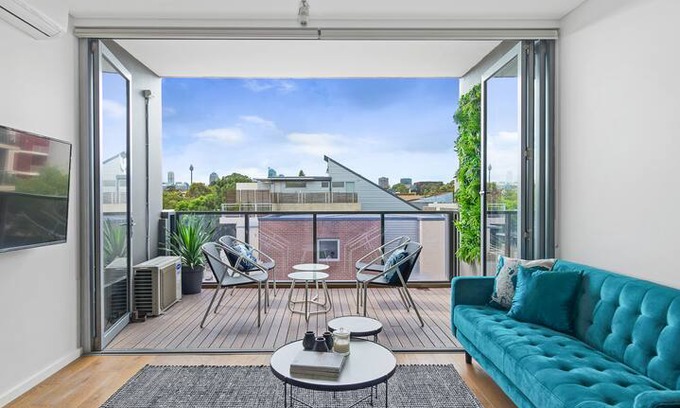 Camperdown Apartment | Large Luxe Light 3BR 2BA Walk to Sydney Uni & RPA