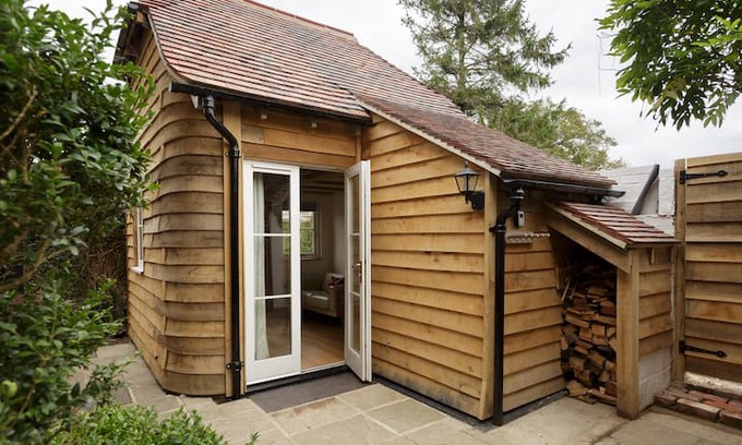 East Ashling House | The Studio Lodge - Luxury + Breakfast Nr Goodwood
