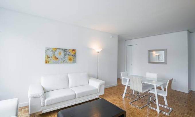 Lincoln Square Apartment | UPPER WEST SIDE - WEST END AVENUE AND 65TH ST