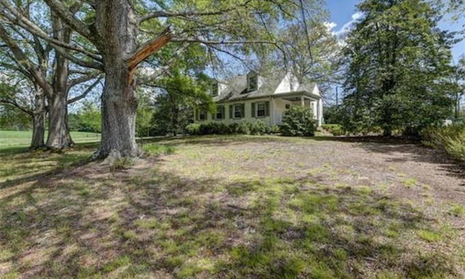 Ashland House | Large Room in Country House
