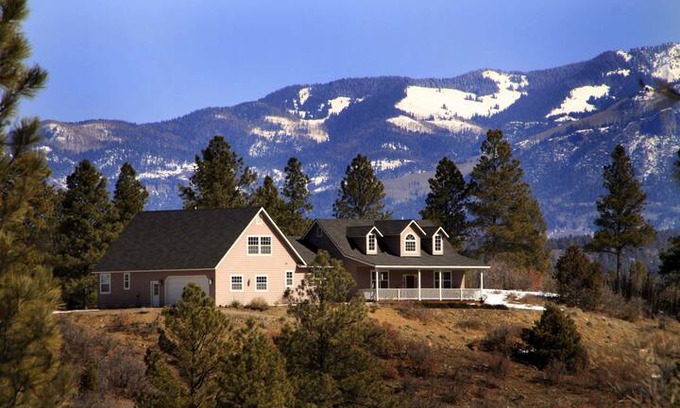 Loma Linda House | Views of San Juana fenced yard, Hot Tub, bunk room, games, HDTV s with Satellite