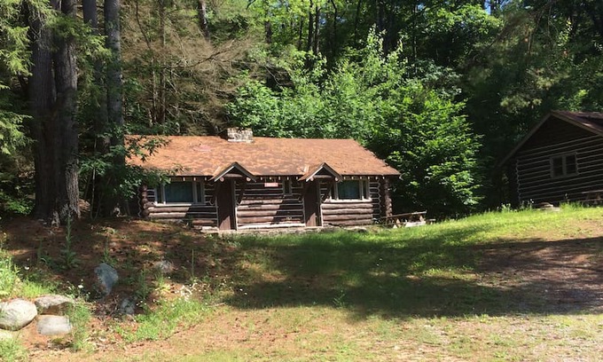 Lake Luzerne Cabin | Paradise Lodge at Painted Pony Ranch (self-Care)