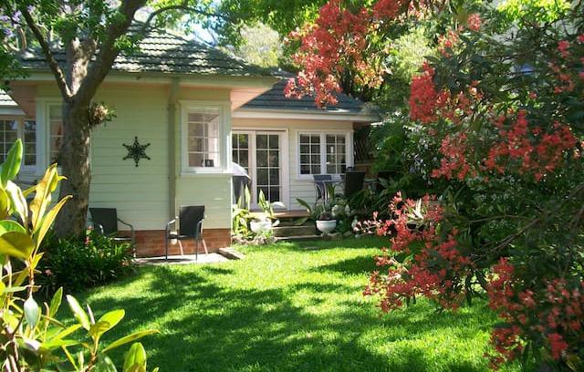 Manly Vale House | Manly Sunshine Cottage - quiet family retreat