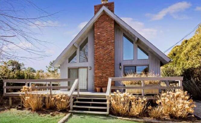 Beach Hampton House | Charming light-filled Amagansett Dunes beach house