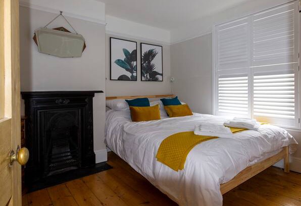 New Forest District Cabin | Modern Victorian cottage in central Lyndhurst