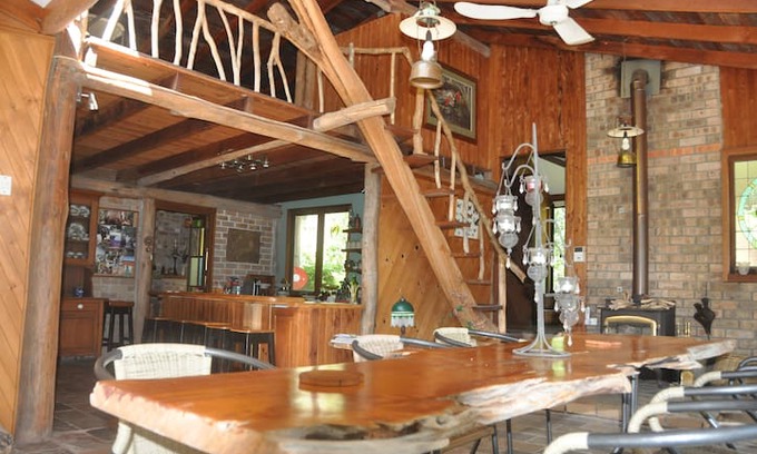 Mount Vincent House | Brinawa Birds and Bush Retreat